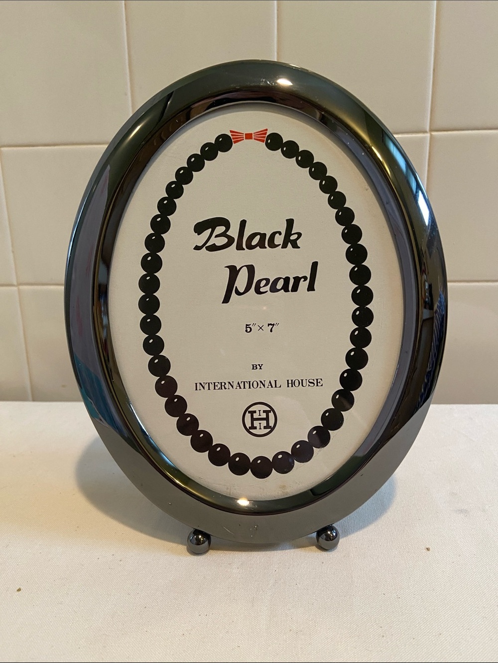 🩷Black Pearl Oval Photo Frame By International House 5x7”